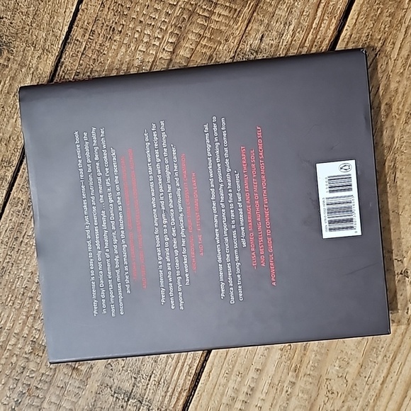 💥PRETTY INTENSE by Danica Patrick New hardcover 90 day plan fitness nutrition - Picture 2 of 2